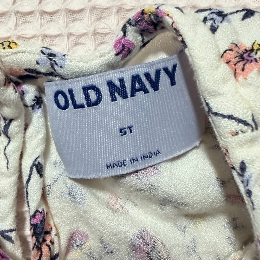 Old Navy White Floral Top